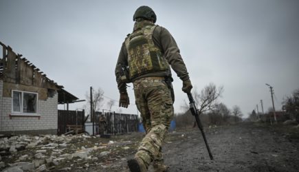 Рабочий пошел в туалет в подмосковном лесу и нашел тайник ВСУ