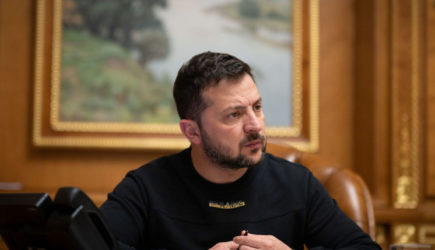 Врёт и не краснеет: Зеленский на голубом глазу заявил о &laquo;гибели&raquo; Крыма без украинцев