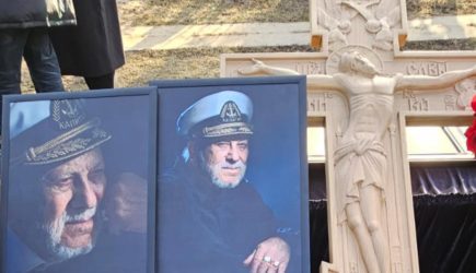 Царствие небесное: могила Киркорова утонула сразу после похорон