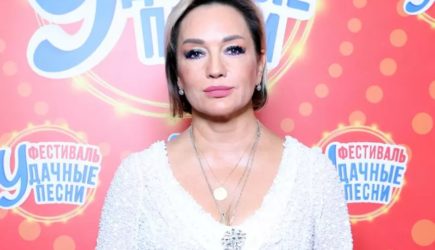 Татьяна Буланова пришла на концерт в Кремль с синяками на шее