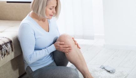 Хирург назвал главные симптомы артроза коленного сустава