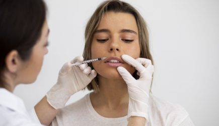 Ни юного лица, ни денег: мошенники начали охоту на женщин в России