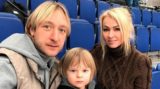 Сын Плющенко и Рудковской поспорил с родителями на отдыхе