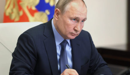 Путин: некоторые люди забыли, чем закончились нашествия Наполеона