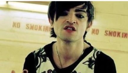 Переехавший в США певец Оскар признался в занятиях проституцией