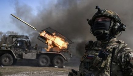 &laquo;Противник засел во многих домах&raquo;. Российские бойцы пытаются выбить ВСУ из Белгородской области