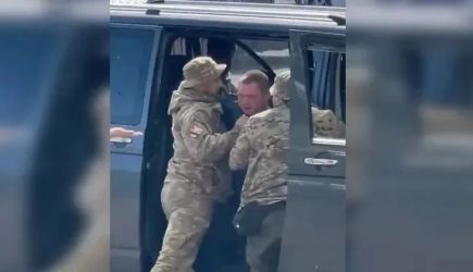«Остановить чудовищ!» Во Франции в ужасе от видео безжалостной охоты на Украине