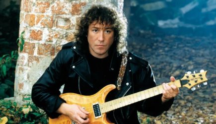 &#171;Не пришел, потому что выпивал?&#187;: похороны младшего брата Владимира Кузьмина обернулись скандалом