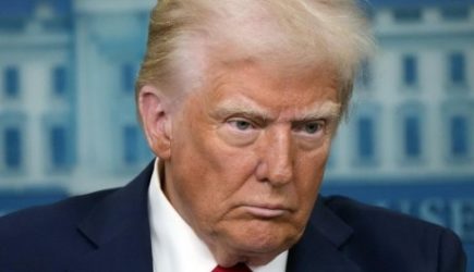 Трампа позвали на 9 Мая в Москву. Его ответ поразил всех
