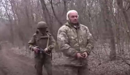 Появились кадры рукопашной схватки российского механика и бойца ВСУ