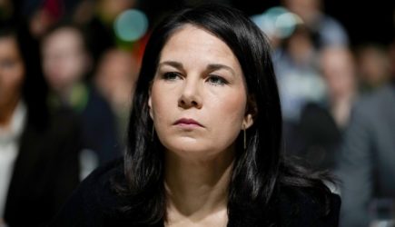 «Беспомощная реакция»: В Германии забили тревогу из-за выпадов Бербок в адрес России