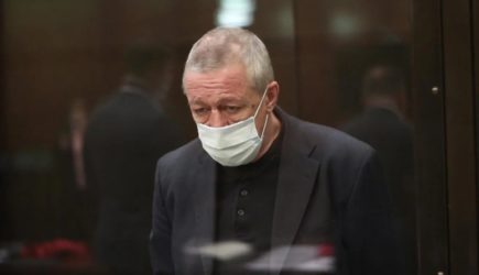 Никоненко категорически отказался выходить на одну сцену с Ефремовым