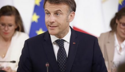 Во Франции призвали к импичменту Макрона из-за хода против России