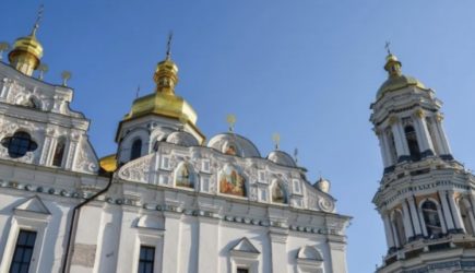 Монахов стали впускать в Киево-Печерскую лавру по спискам СБУ