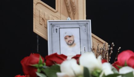 Алкогольная вечеринка у могилы Паши Техника: как прошли похороны рэпера