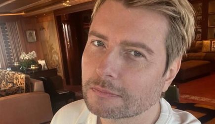 Перешел на мат: выступление Баскова на престижной премии обернулось скандалом