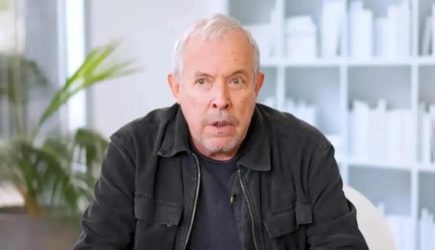 Грубо плюнул в россиян и сравнил их с фекалиями