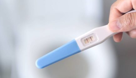 девочка забеременела после &laquo;русской рулетки&raquo; в школе