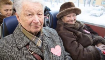 Пенсионеров, проживших минимум 60 лет, ждет большой сюрприз с 15 мая