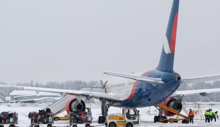 Раскрыт режим работы аэропортов Москвы на фоне майского снегопада