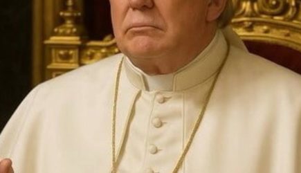 Трамп примерил на себя образ Папы Римского