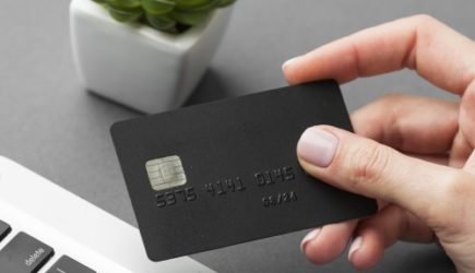 Банковские счета заблокировали: что нужно сделать в первую очередь