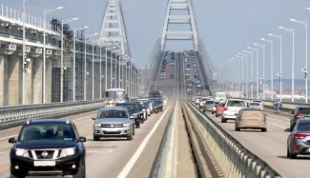 «Спрятал номер — плати»: на трассе к Крымскому мосту охотятся за нарушителями
