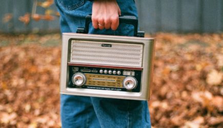 Радиостанция &#171;Судного дня&#187; передала в эфир восемь загадочных сообщений