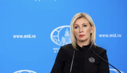 Захарова призвала не выдёргивать слова Мединского о Карабахе из контекста