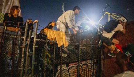Массовые ограбления начались в ходе протестов в Лос-Анджелесе