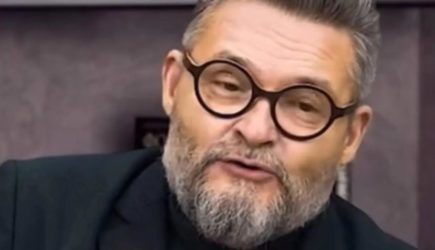 Беглый ведущий &#171;Модного приговора&#187; рассказал о подарке от Пугачевой