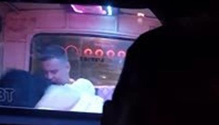 Россияне занялись оральным сексом на заднем сидении тук-тука и попали на видео