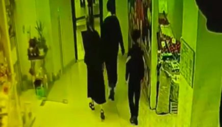 Под Москвой мигранты украли гуманитарную помощь бойцам СВО и попали на видео