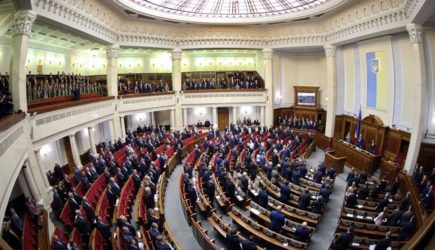 Долги отдают только трусы: Украина хочет прекратить платить Китаю по кредиту