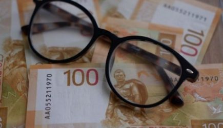 Кому повысят пенсии в июле