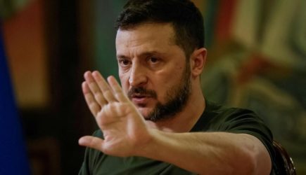 &laquo;Заплати семьям погибших, Гитлер 2.0!&raquo;: Зеленского завалили гневными просьбами забрать тела солдат ВСУ