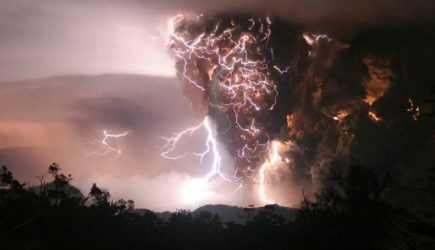 Человечество на грани уничтожения: страшное пророчество Хокинга