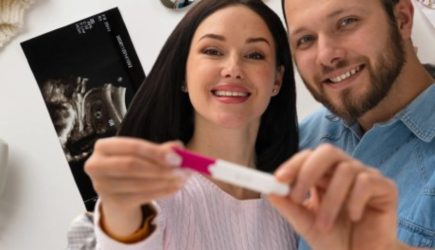 Головой на юг и в среду: Что нужно делать, чтобы зачать девочку, и что отвечает наука на эти приметы