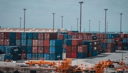 Минпромторг планирует ввести аналог утильсбора на импортные товары в России