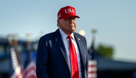 Недовольный Путиным Трамп пообещал помочь Зеленскому