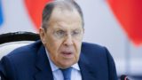 Лавров назвал причину ответа Путина на звонок Макрона