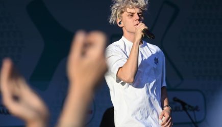 Популярный певец и 16-летняя дочь Пересильд перестали скрывать роман