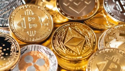 Зеленский ввел специальные антироссийские санкции на расчеты в криптовалюте