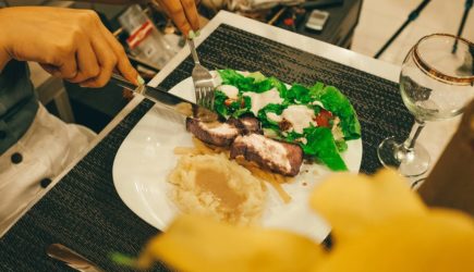 Раскрыт вред позднего приема пищи