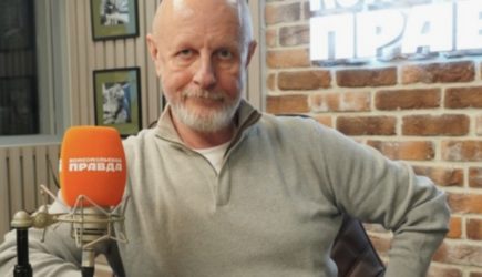 «Будут ловить, душить и бошки откручивать». Известный блогер предостерег россиян от поездок за рубеж в течение 20 лет после СВО