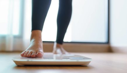 Названа неочевидная причина проблем с весом