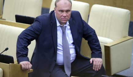 В Госдуме отреагировали на сообщение о перекрытии мигрантами дороги военному транспорту