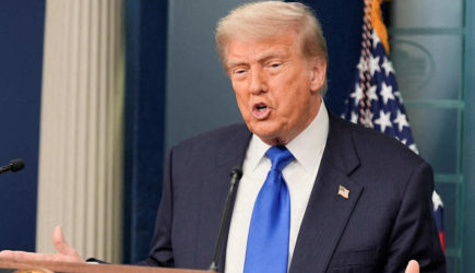 Трамп пригрозил ввести вторичные пошлины в 100% в отношении РФ