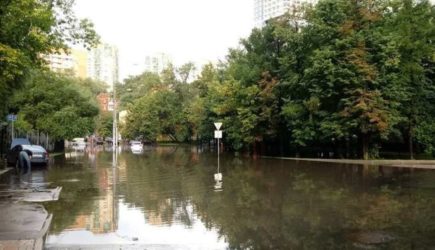 Москва превратилась в Атлантиду: город затопило тропическим ливнем