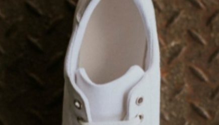 Черные следы на стельках: как быстро и эффективно очистить обувь